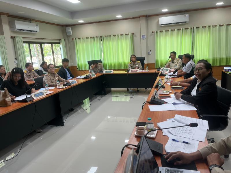 นายกองสิน  วิเศษศิลปธร  นายกองค์การบริหารส่วนตำบลโนนข่า ได้ประชุมคณะกรรมการช่วยเหลือประชาชนตามอำนาจหน้าที่ขององค์กรปกครองส่วนท้องถิ่น เนื่องจากได้รับคำร้องลงทะเบียนขอรับการช่วยเหลือด้านการส่งเสริมและพัฒนาคุณภาพชีวิต การช่วยเหลือประชาชนที่ได้รับผลกระทบจากว