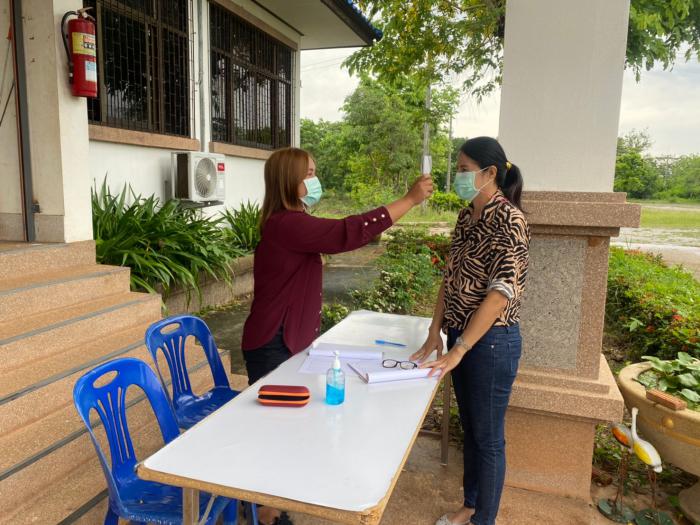 นายก อบต.โนนข่า ได้มีนโบายเคร่งครัด ตั้งจุดครัดกรองโควิด