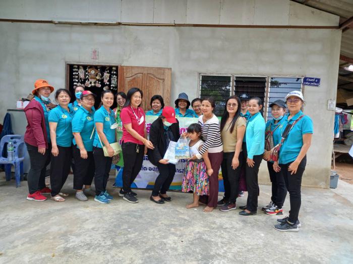 ผู้อำนวยการ กองการศึกษา นักวิชาการศึกษา คณะครู โรงเรียนองค์การบริหารส่วนตำบลโนนข่า ออกตรวจเยี่ยมบ้านนักเรียน