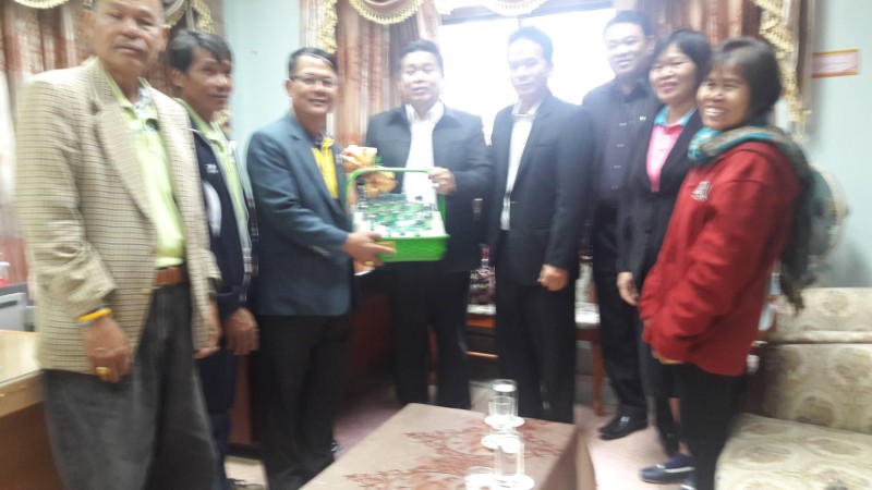 ท่านผู้อำนวยการโรงเรียนในเขตตำบลโนนข่ามา สวัสดีปีใหม่ ท่านนายกองค์การบริหารส่วนตำบลโนนข่า