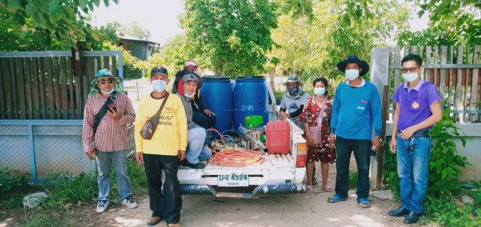 อบต.โนนข่า ได้ลงพื้นที่ฉีดพ่นกำจัดแมลงเพื่อบรรเทาความเดือดร้อนจากโรคระบาด ลัมปีสกินในโค - กระบือ